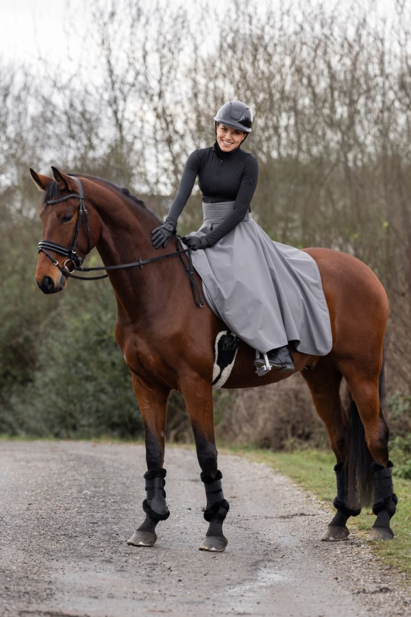Зимняя юбка для верховой езды Covalliero A/W 2025